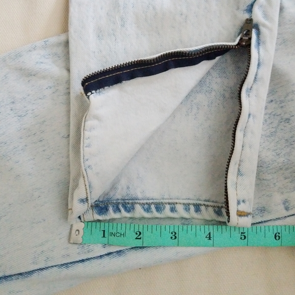 Rare Vintage Light Wash Guess Jeans size 30 - Picture 3 of 10